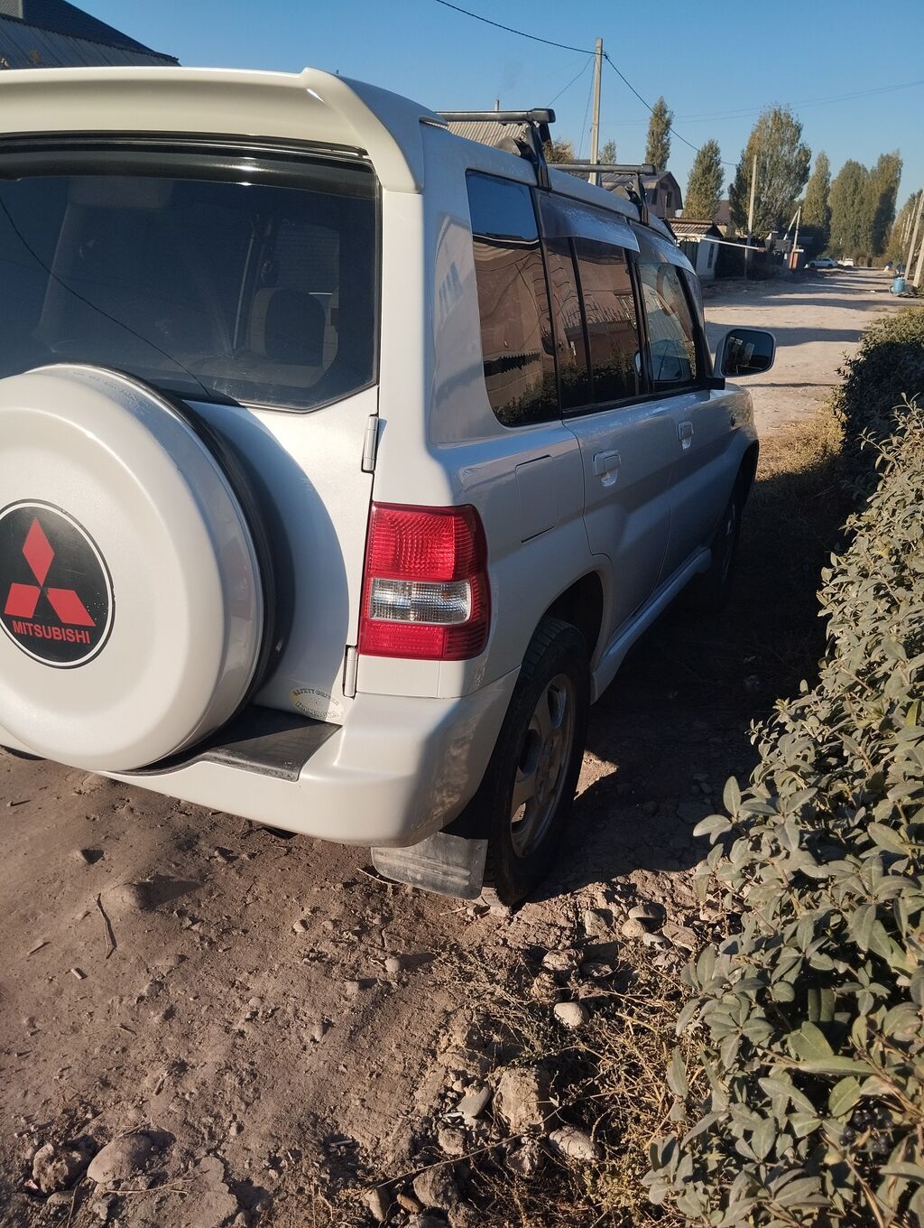 Mitsubishi Pajero iO: 2003 г., 2 л, Автомат, Бензин, Внедорожник: фото 1