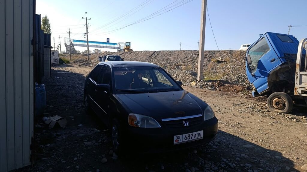 Honda Civic: 2000 г., Бензин, Седан: фото 2