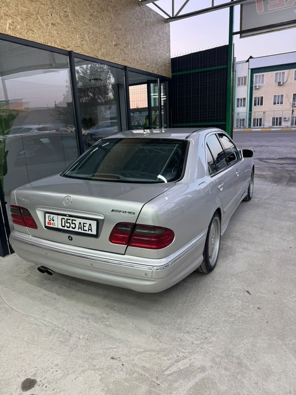 Mercedes-Benz E-класс AMG: 2001 г., 5.5 л, Автомат, Бензин, Седан: фото 2