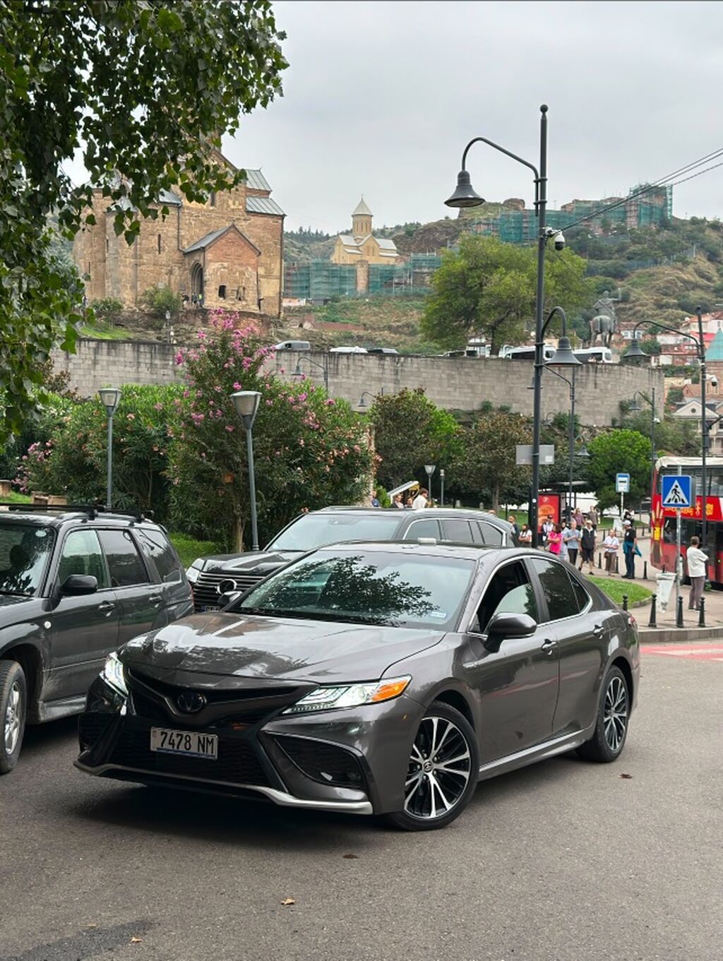 Toyota Camry: 2020 г., 2.5 л, Типтроник, Гибрид, Седан: фото 3