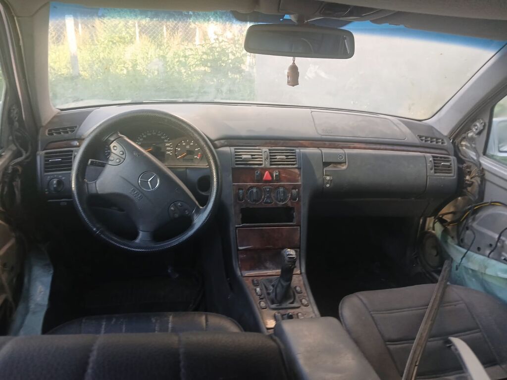 Mercedes-Benz E-Class: 2000 г., 2.2 л, Механика, Дизель, Седан: фото 6