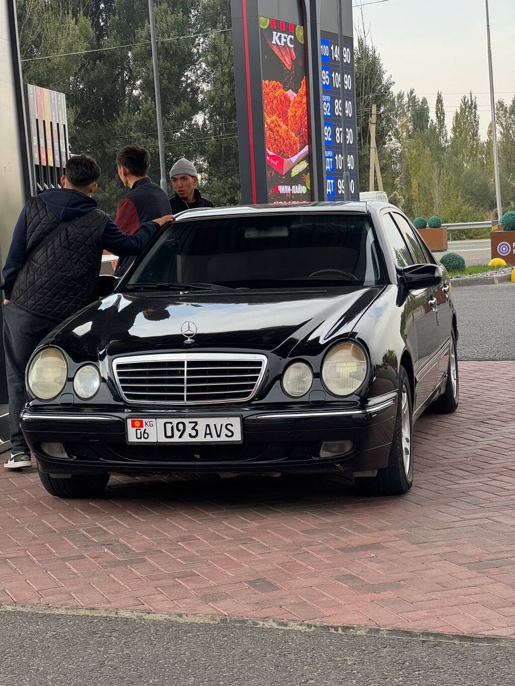 Mercedes-Benz E-Class: 2000 г., 3.2 л, Автомат, Бензин, Седан: фото 3