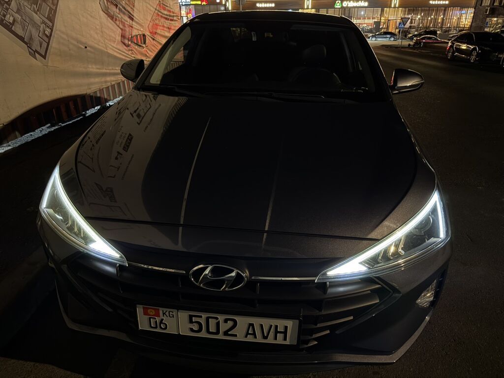 Hyundai Elantra: 2019 г., 1.6 л, Вариатор, Бензин, Седан: фото 4