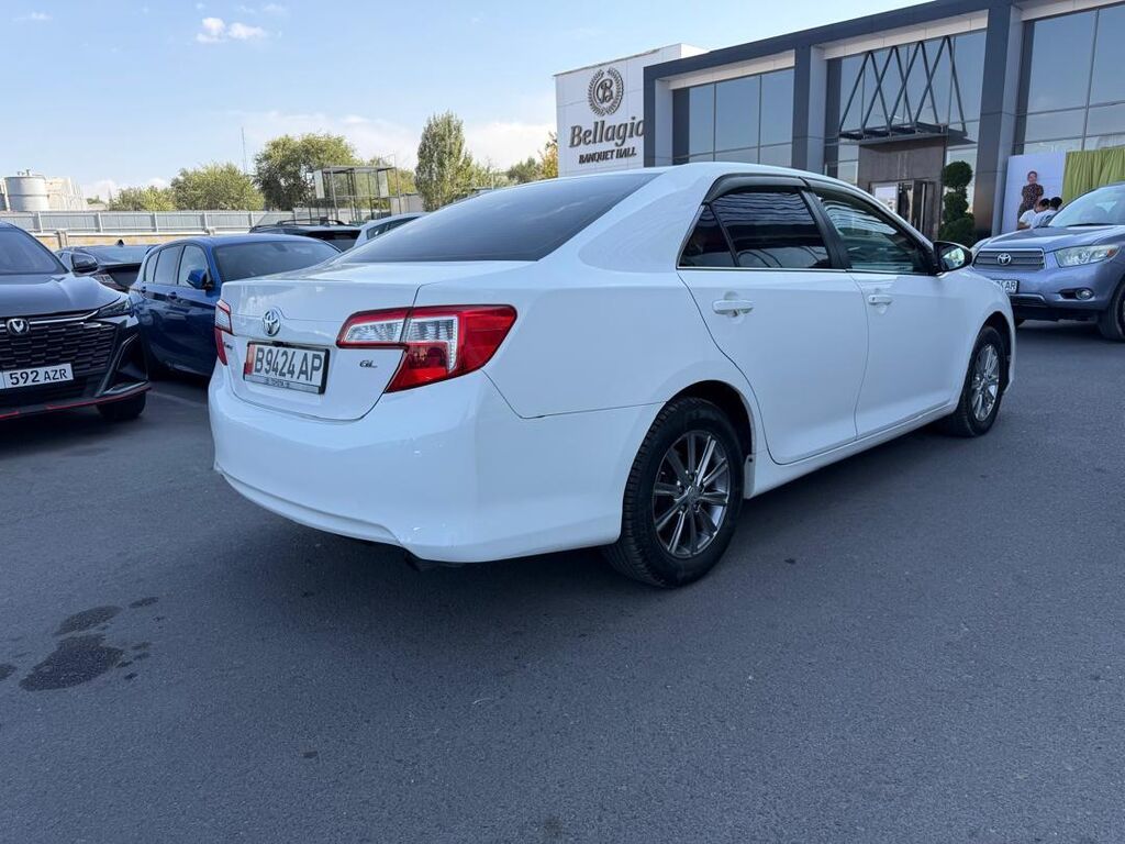 Toyota Camry: 2013 г., 2.5 л, Автомат, Бензин, Седан: фото 2