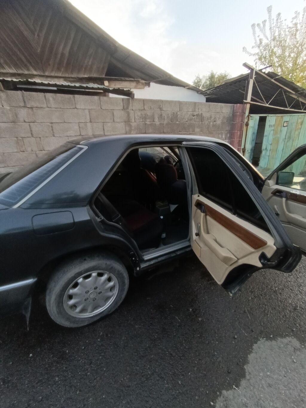 Mercedes-Benz 190: 1990 г., 2 л, Автомат, Дизель, Седан: фото 7
