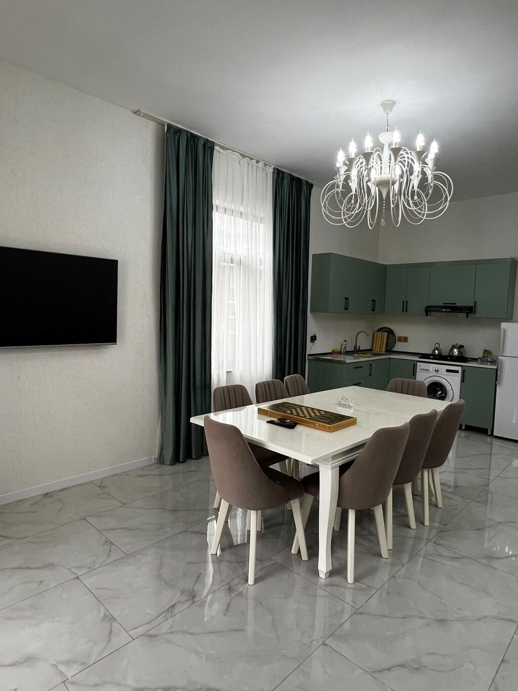 3 otaqlı, 127 kv. m, Yeni təmirli