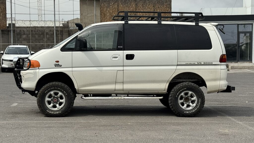 Mitsubishi Delica: 1996 г., 3 л, Автомат, Бензин, Минивэн: фото 4