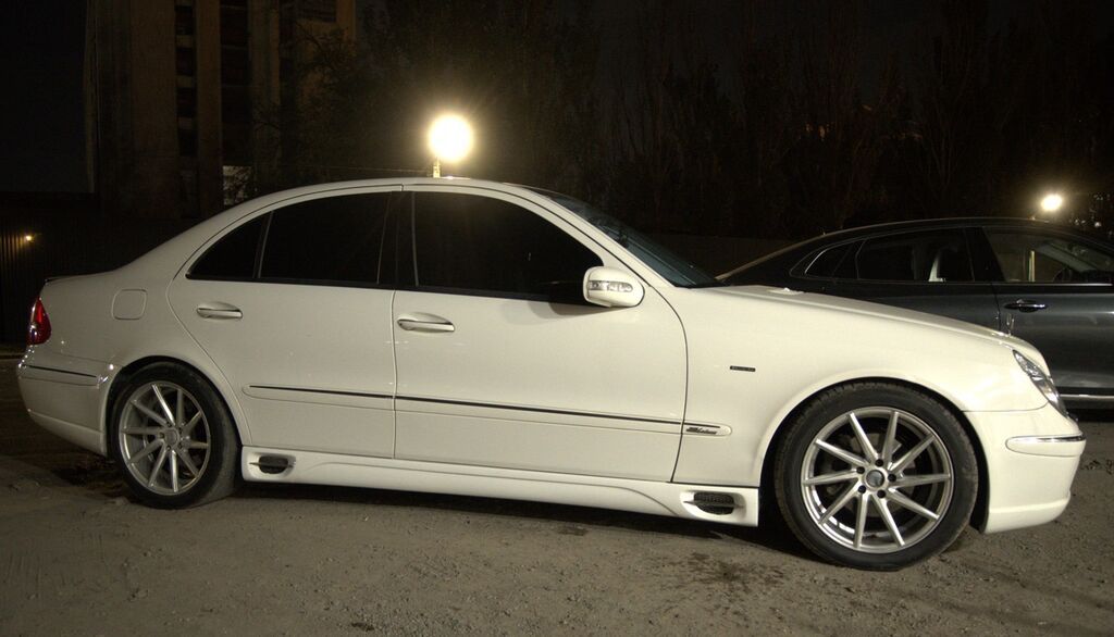 Mercedes-Benz E-Class: 2004 г., 3.2 л, Автомат, Бензин, Седан: фото 2