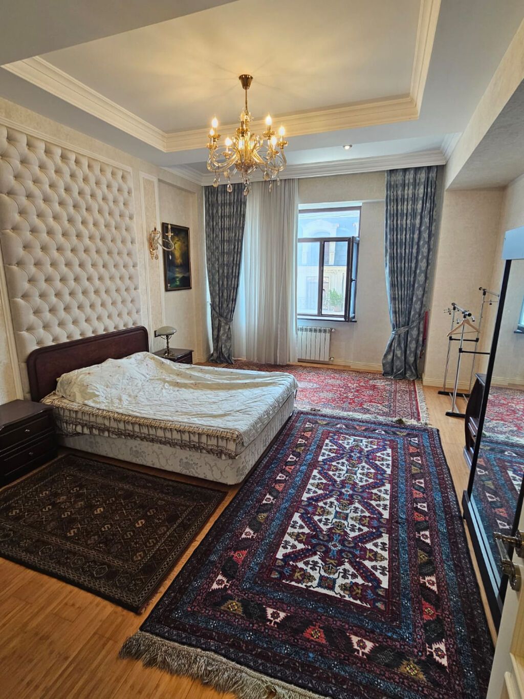 Bakı, Ağ şəhər, 3 otaqlı, Köhnə tikili, m. Xətai, 136 kv. m