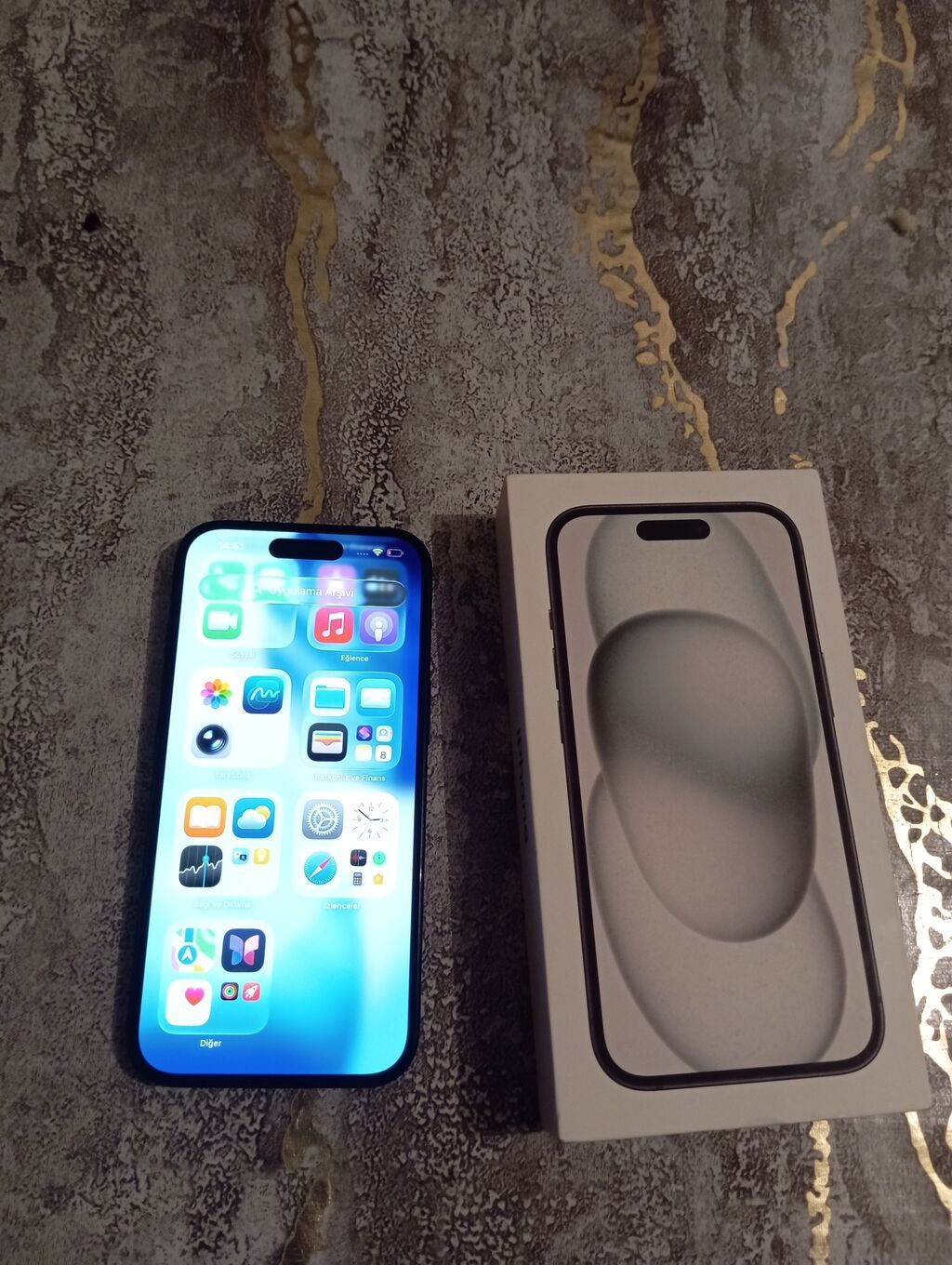 IPhone 15, Qara, Face ID
