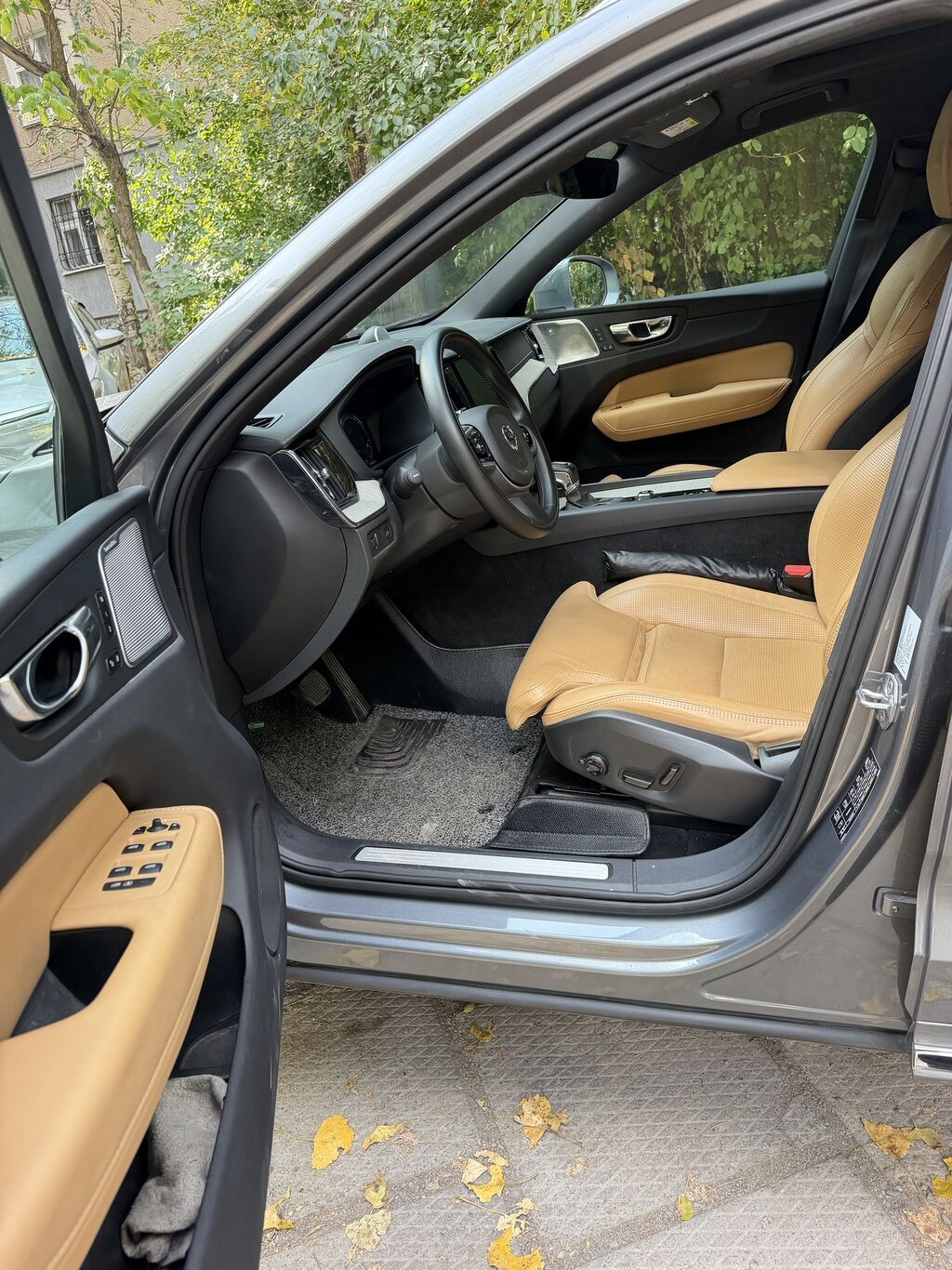 Volvo XC60: 2019 г., 2 л, Автомат, Бензин, Кроссовер: фото 8