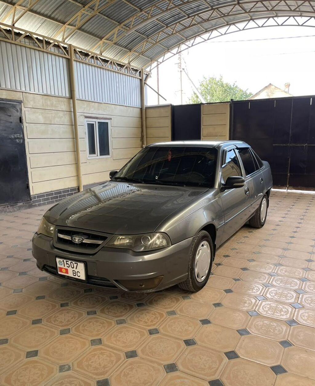 Daewoo Nexia: 2012 г., 1.6 л, Механика, Бензин, Седан: фото 2