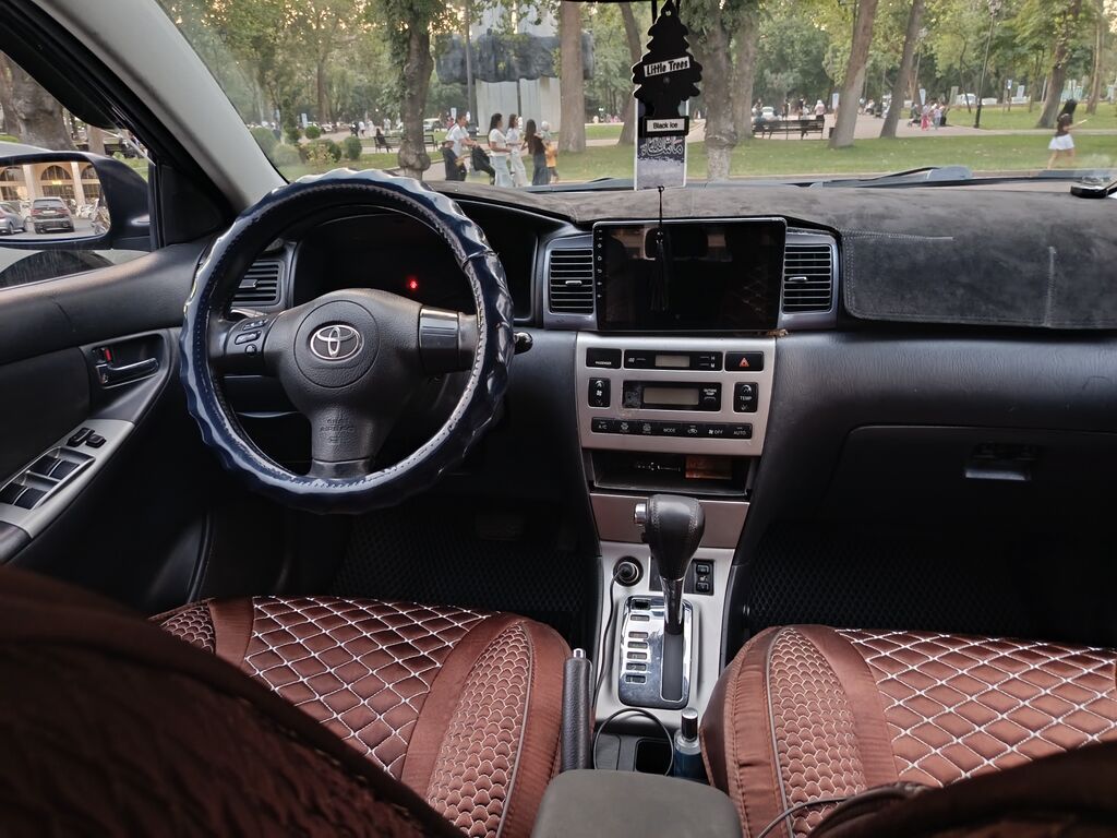 Toyota Corolla: 2005 г., 1.6 л, Автомат, Бензин, Хэтчбэк: фото 5