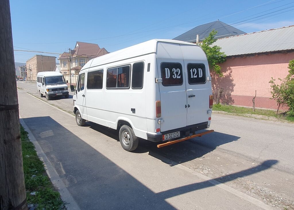 Mercedes-Benz : 1995 г., 2.3 л, Механика, Дизель, Бус: фото 5