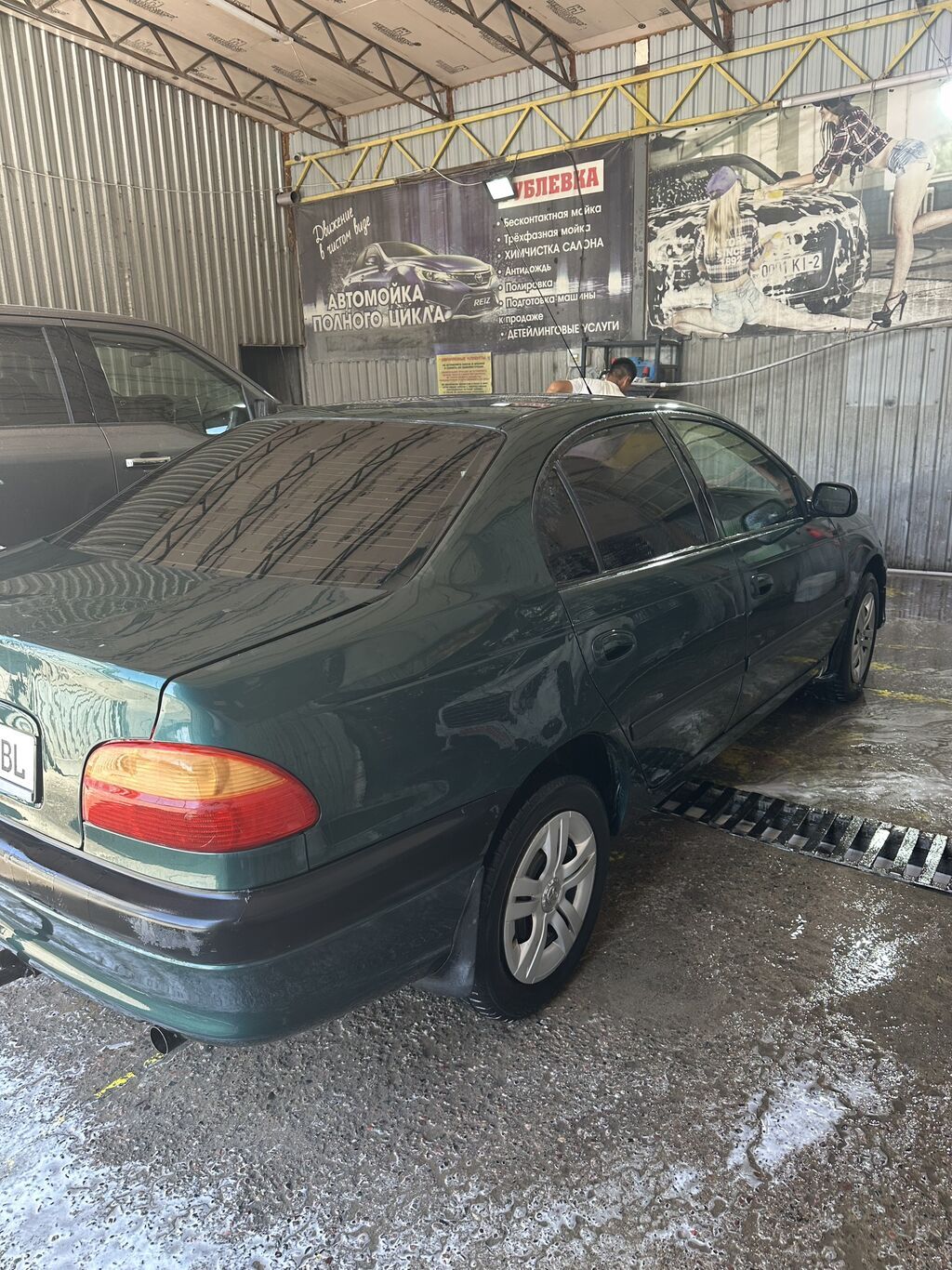 Toyota Avensis: 1998 г., 1.8 л, Механика, Бензин, Минивэн: фото 6