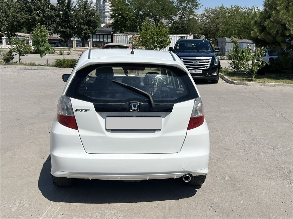 Honda Fit: 2010 г., 1.5 л, Автомат, Бензин, Хэтчбэк: фото 6