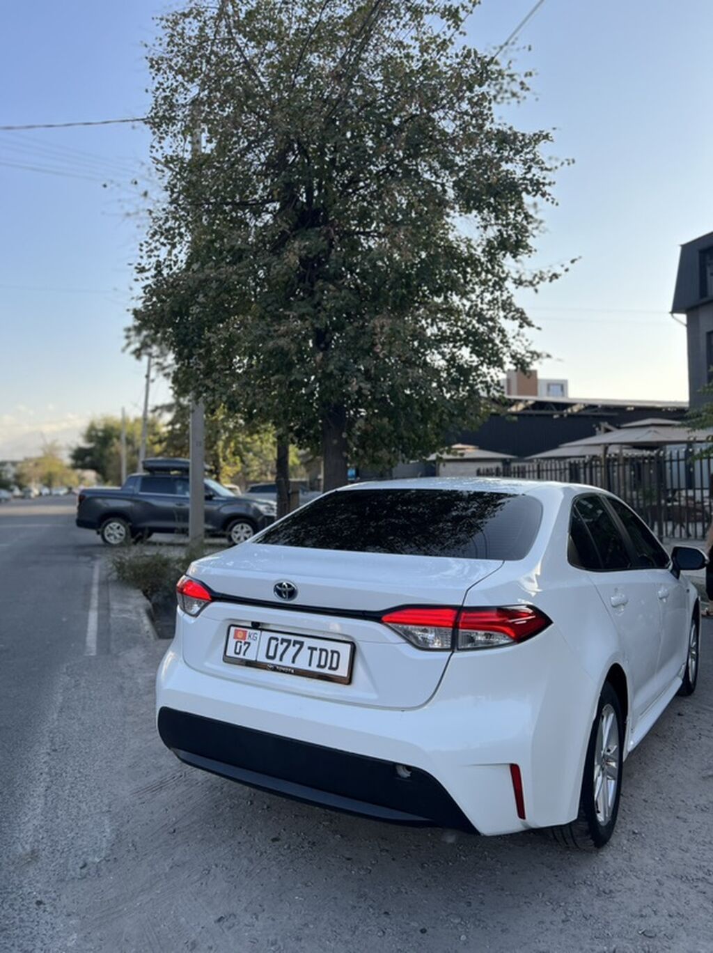 Toyota Corolla: 2024 г., 1.8 л, Автомат, Гибрид, Седан: фото 3