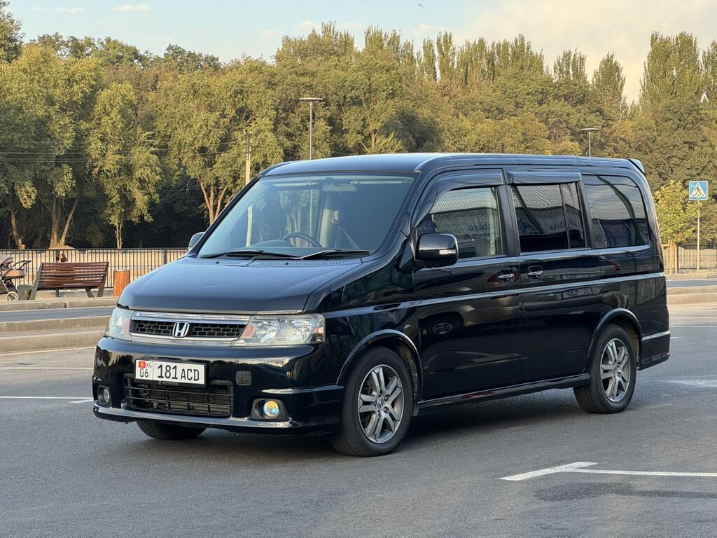 Honda Stepwgn: 2004 г., 2.4 л, Автомат, Бензин, Минивэн: фото 1