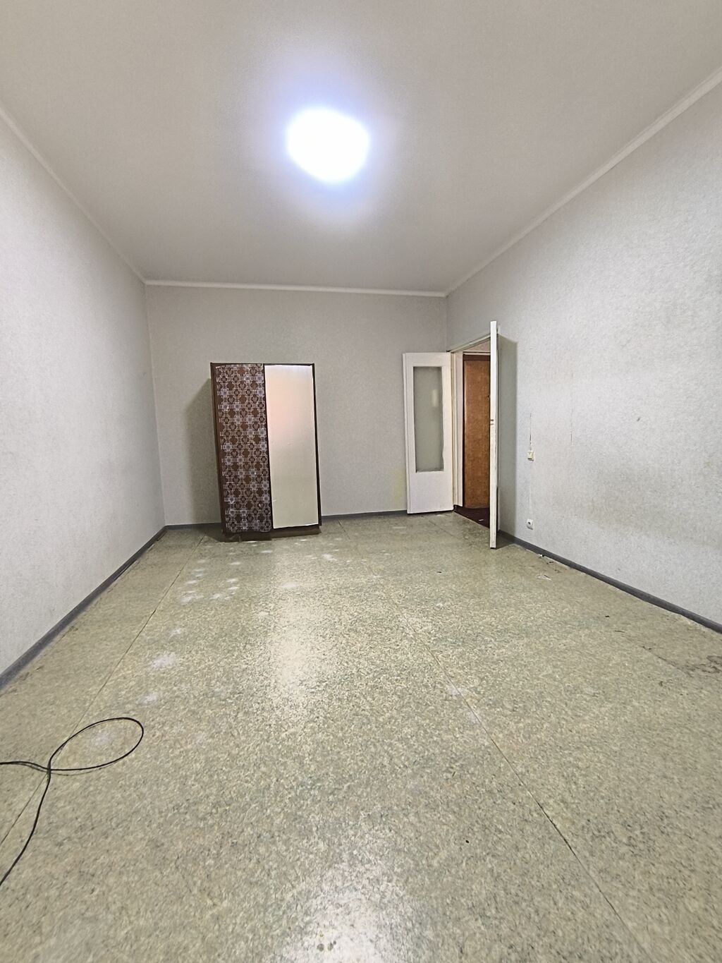 1 комната, 35 м², 5 мкр 106 серия, 1 этаж, Требуется ремонт: фото 3