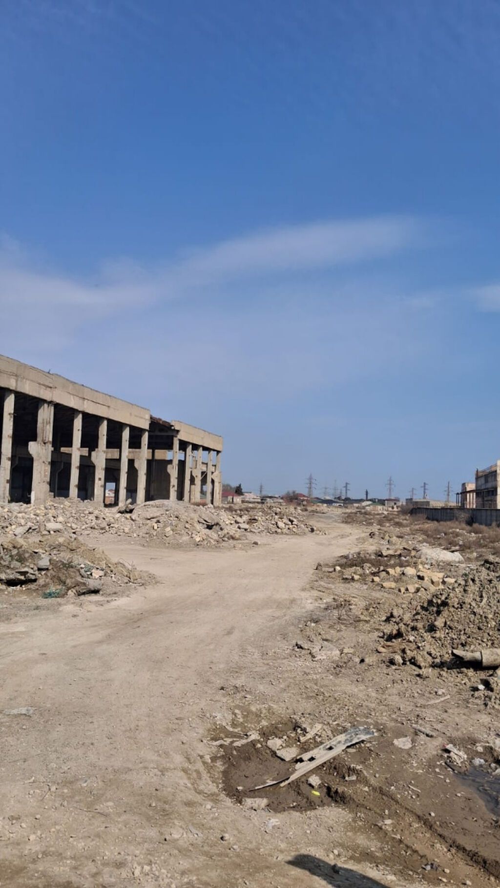 300 sot, Tikinti, Makler, Kupça (Çıxarış)