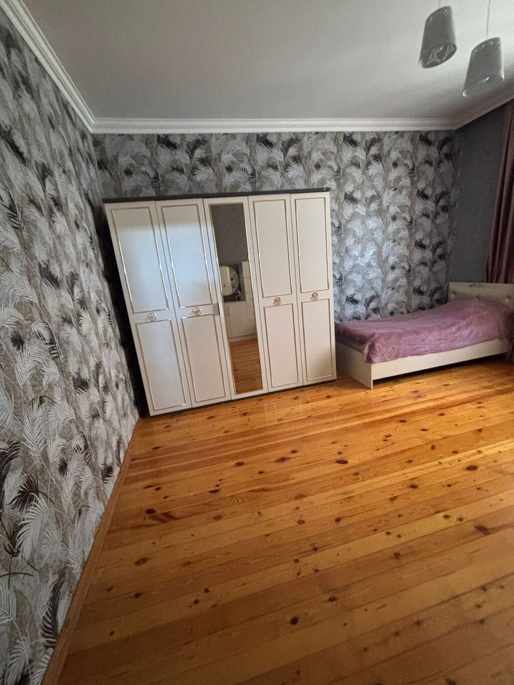 3 otaqlı, 115 kv. m, Orta təmir