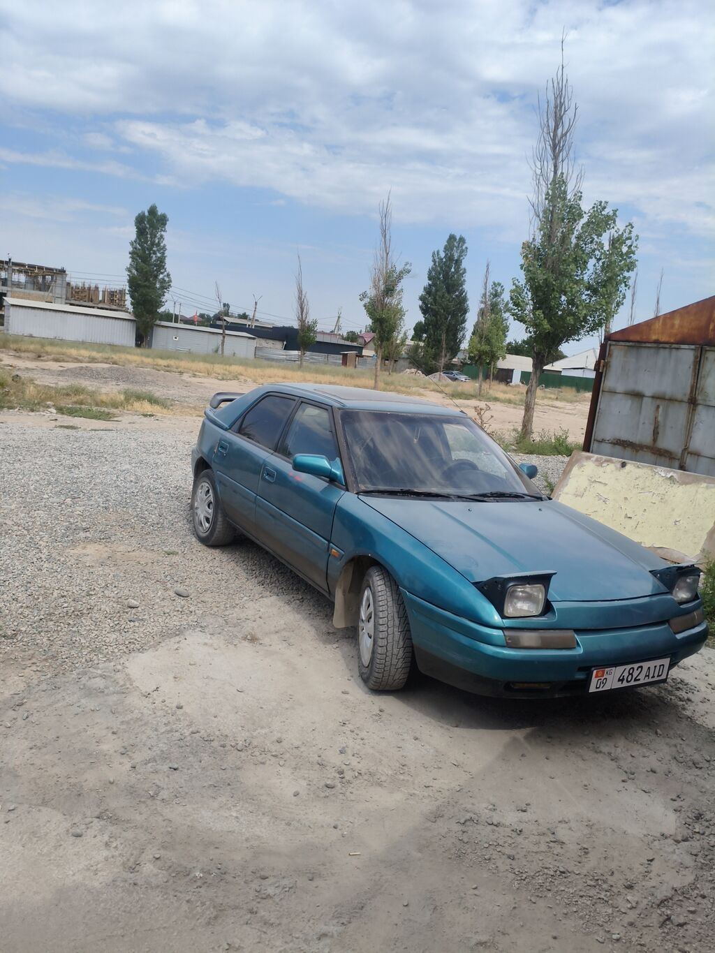 Mazda 323: 1995 г., 1.6 л, Бензин, Лифтбек: фото 1
