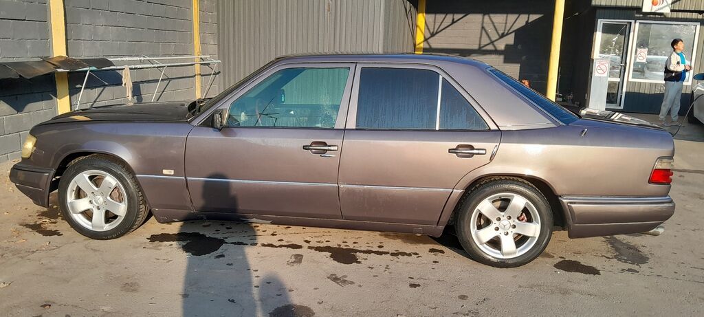 Mercedes-Benz W124: 1994 г., 3.2 л, Автомат, Бензин, Седан: фото 4