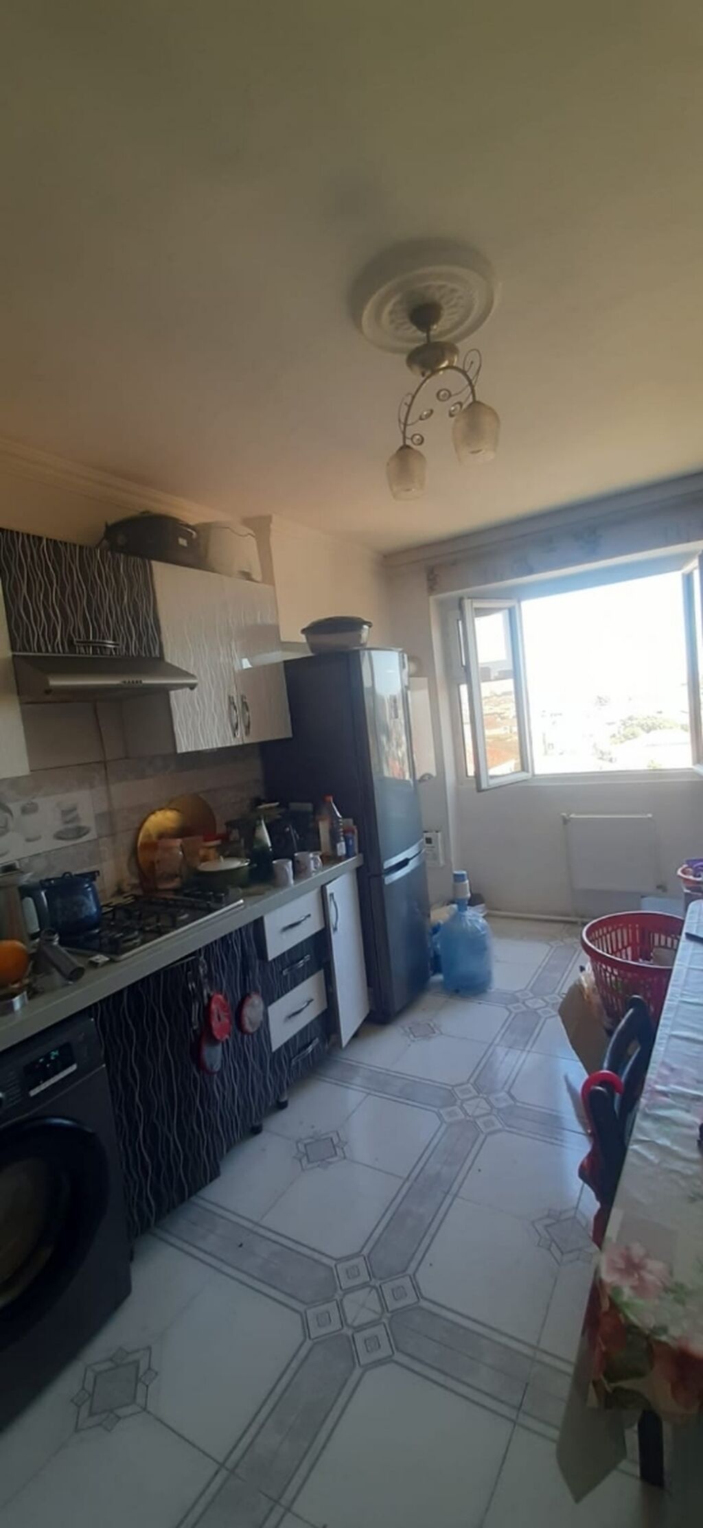 Bakı, Bakıxanov qəs., 3 otaqlı, Köhnə tikili, m. Neftçilər, 80 kv. m