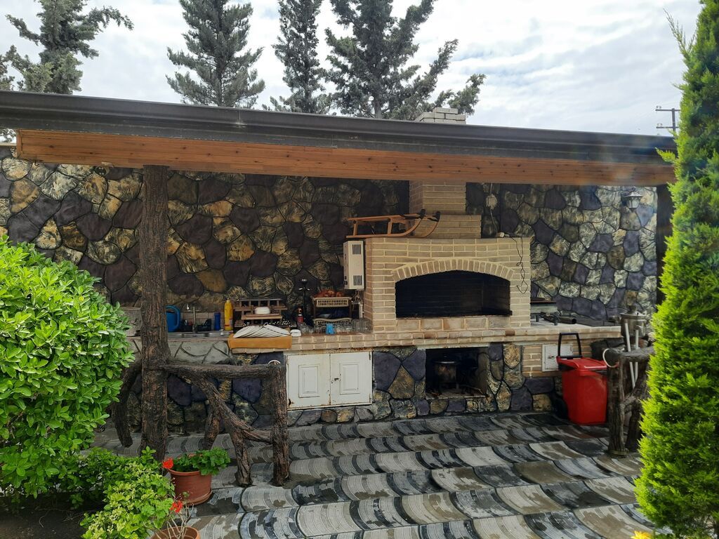 350 kv. m, 6 otaqlı, Hovuzlu, İnternet, Artezian quyusu, Qaz