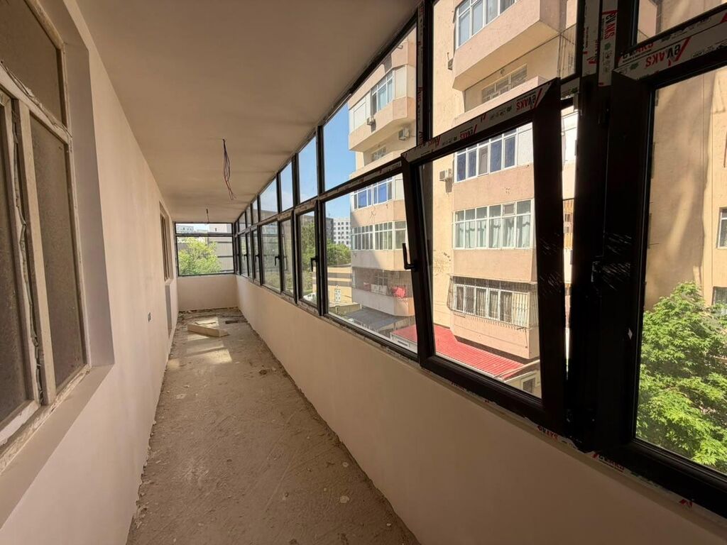 Yasamal rayonunda, 20 Yanvar metrosunun yaxınlığında, sıx yaşayış
