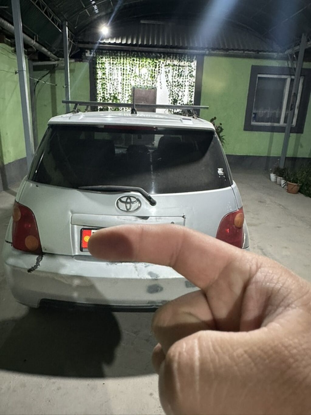Toyota Ist: 2002 г., 1.5 л, Автомат, Бензин, Хэтчбэк: фото 3