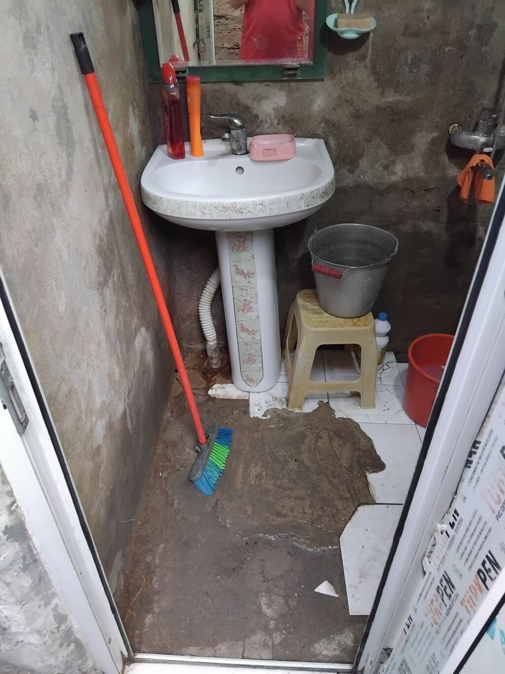Salamlar mənzil satılır 2 otaq əşyalı kupça yoxdur jek sənədidir opşi