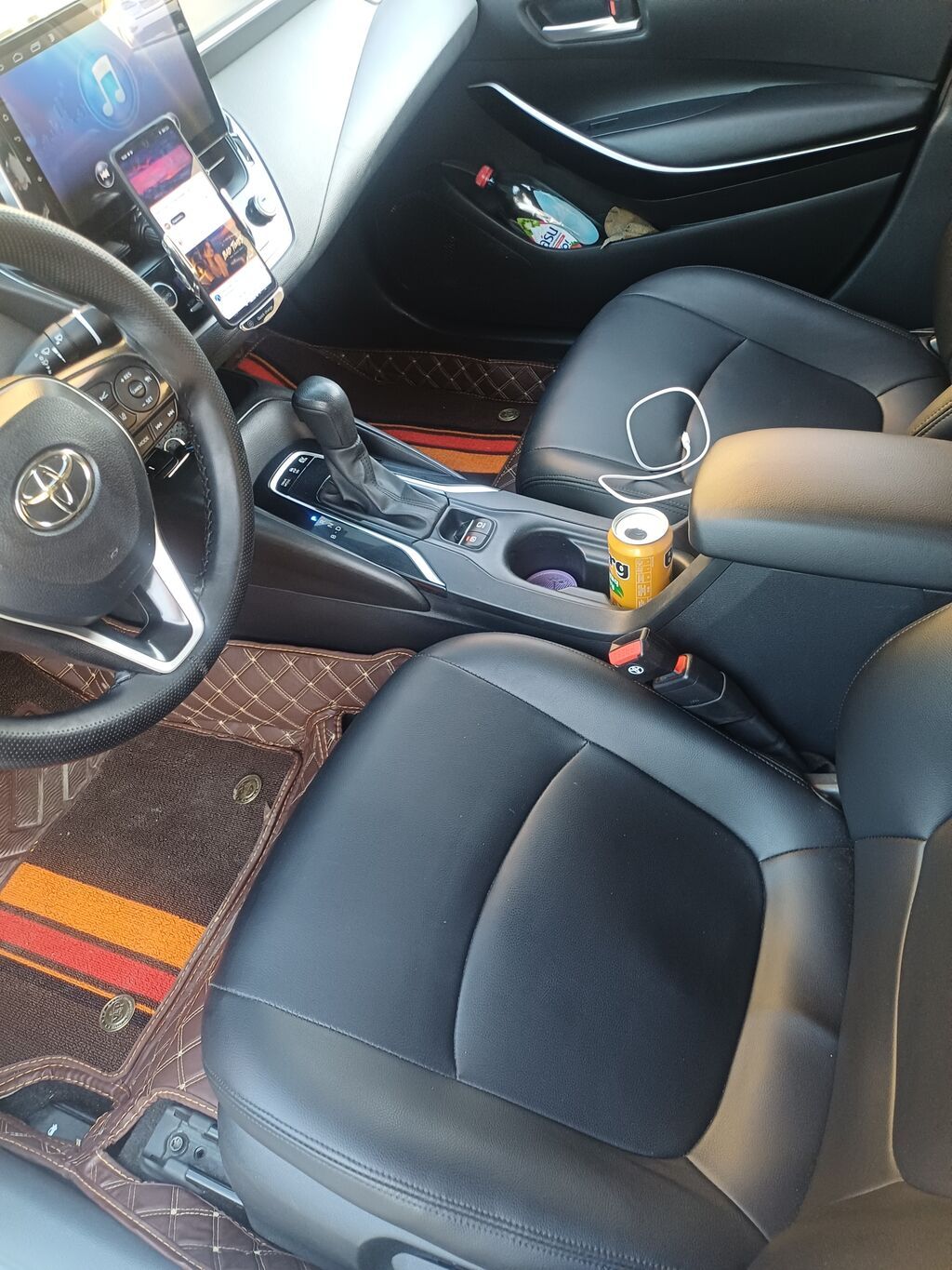 Toyota Corolla: 2021 г., 1.8 л, Автомат, Гибрид, Седан: фото 6