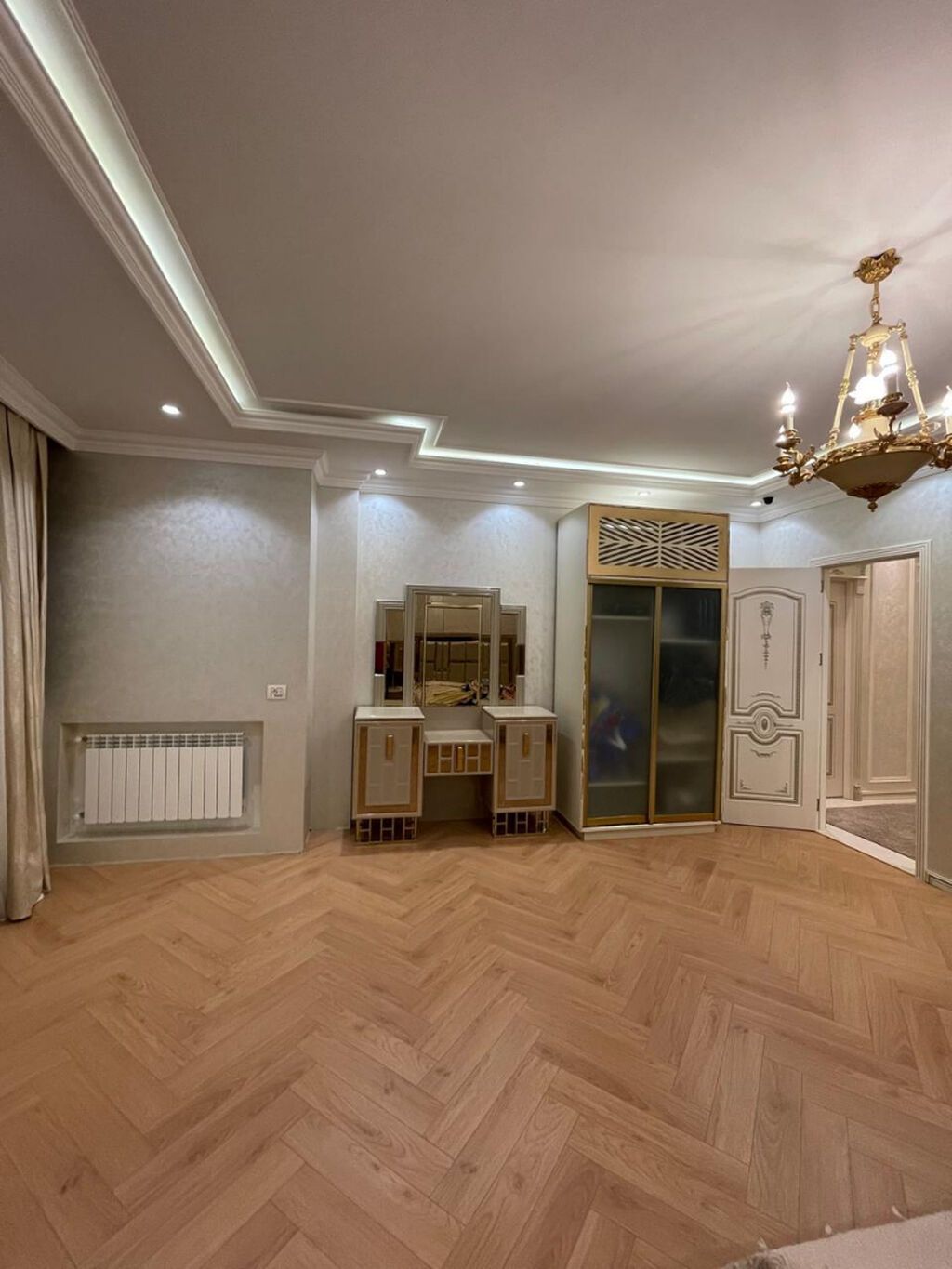 5 otaqlı, Yeni tikili, 301 kv. m