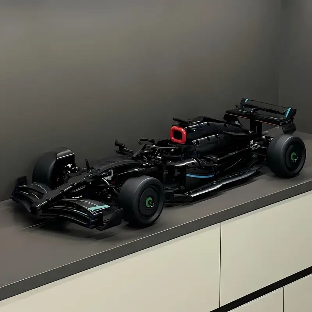 Конструктор Mersedes AMG F1 в масштабе 1:8 С освещением 3400: фото 3