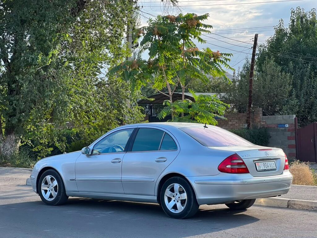 Mercedes-Benz E-Class: 2004 г., 3.2 л, Автомат, Бензин, Седан: фото 2