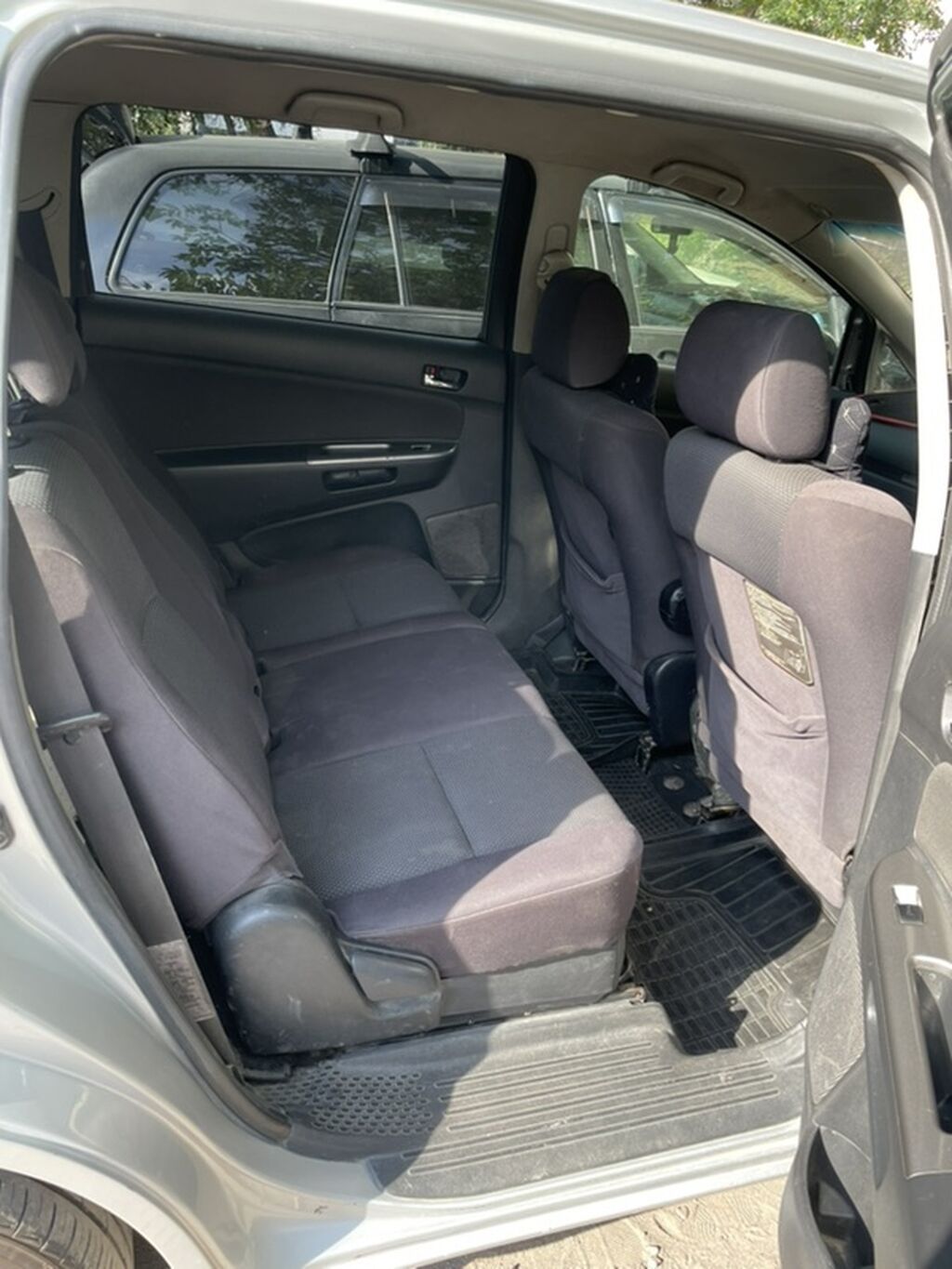 Toyota WISH: 2003 г., 2 л, Автомат, Бензин, Универсал: фото 3