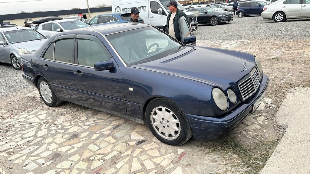Mercedes-Benz E-Class: 1995 г., 3.2 л, Автомат, Газ, Седан: фото 3
