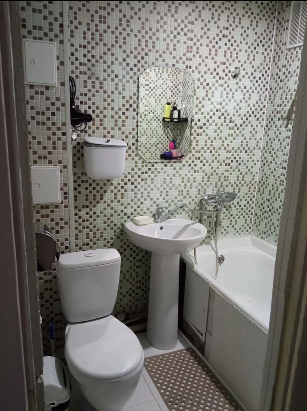2 комнаты, 43 м², 6 мкр 104 серия, 1 этаж, Старый ремонт: фото 5