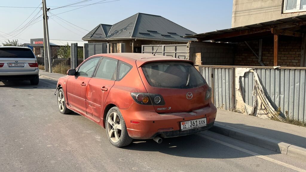 Mazda 3: 2004 г., Автомат, Бензин, Хэтчбэк: фото 1