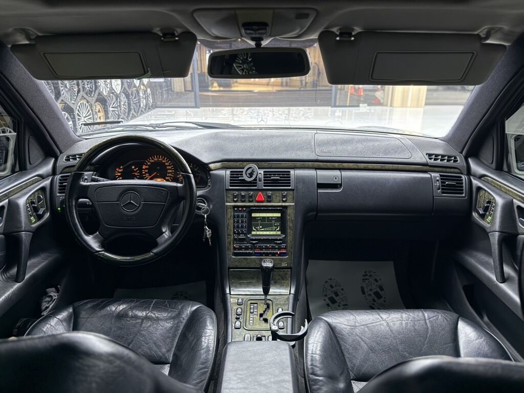 Mercedes-Benz E-Class: 1998 г., 4.3 л, Автомат, Бензин, Седан: фото 8