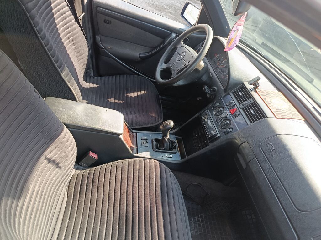 Mercedes-Benz C-Class: 1999 г., 2 л, Механика, Бензин, Седан: фото 6