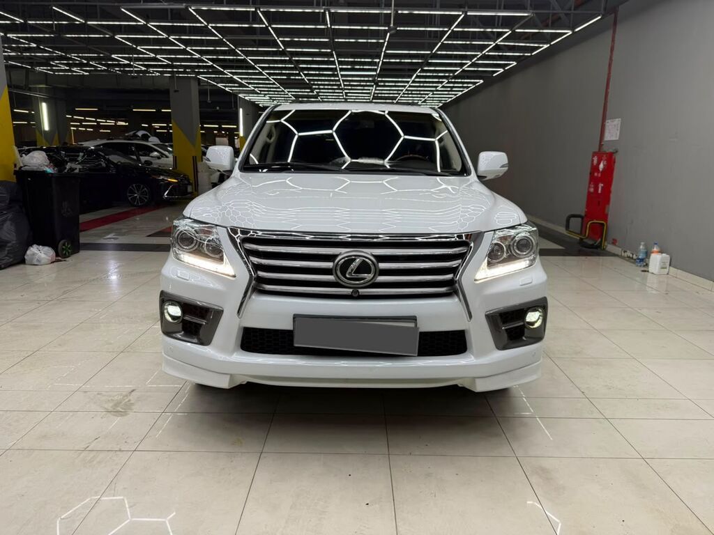 Lexus LX: 2010 г., 5.7 л, Автомат, Бензин, Внедорожник: фото 2