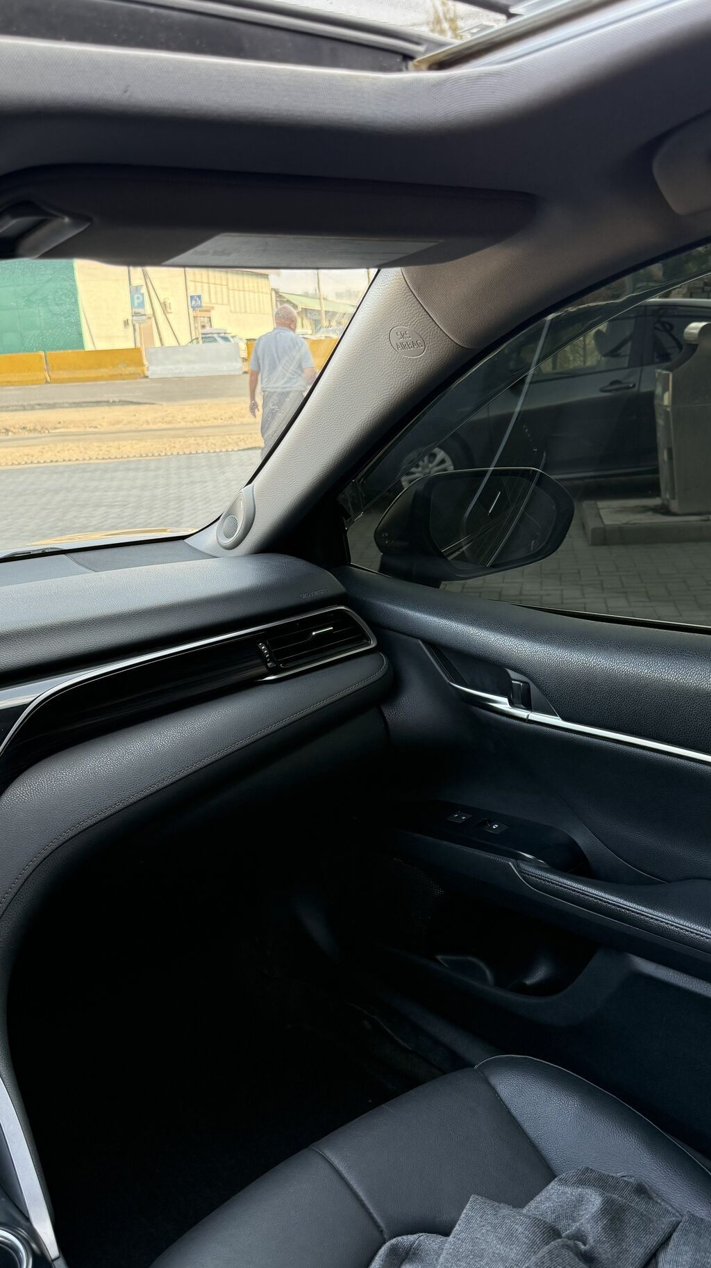 Toyota Camry: 2020 г., 2.5 л, Автомат, Бензин, Седан: фото 8