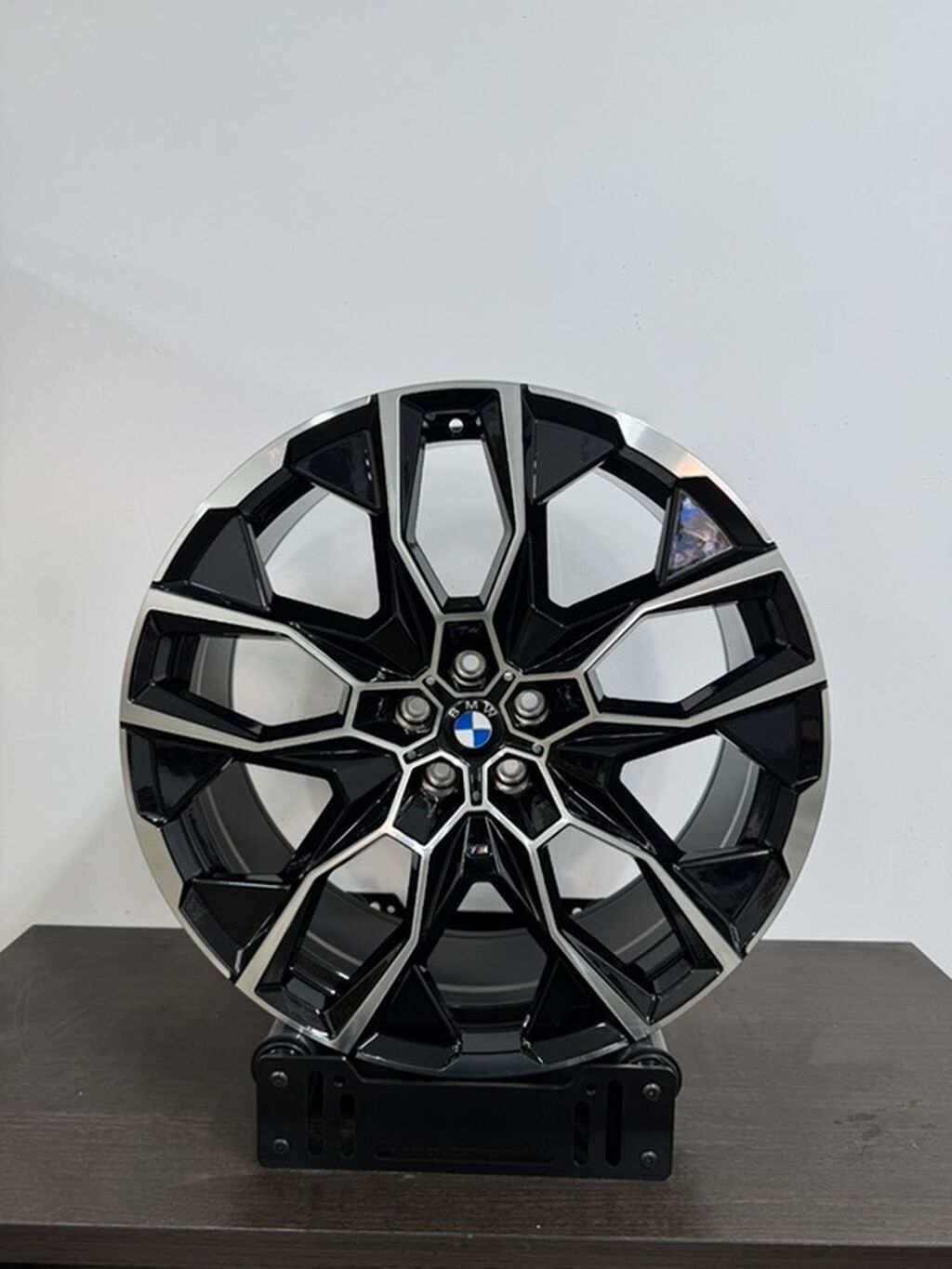 Литые Диски R 22 BMW, Комплект, отверстий - 5, Новый: фото 1