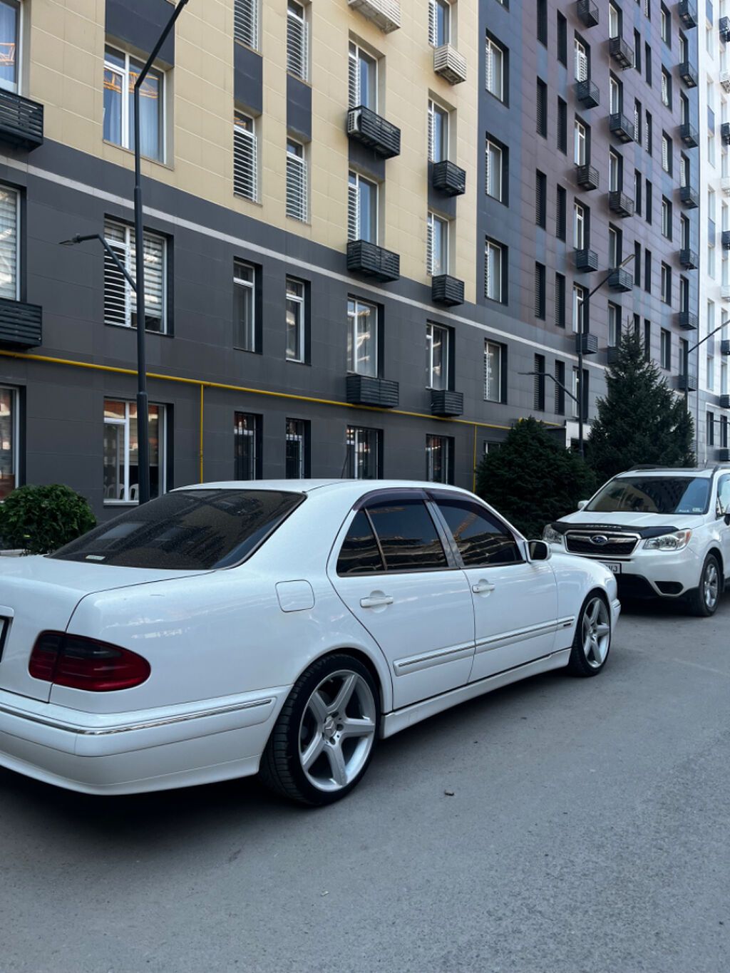 Mercedes-Benz E-Class: 2001 г., 4.3 л, Автомат, Бензин, Седан: фото 4