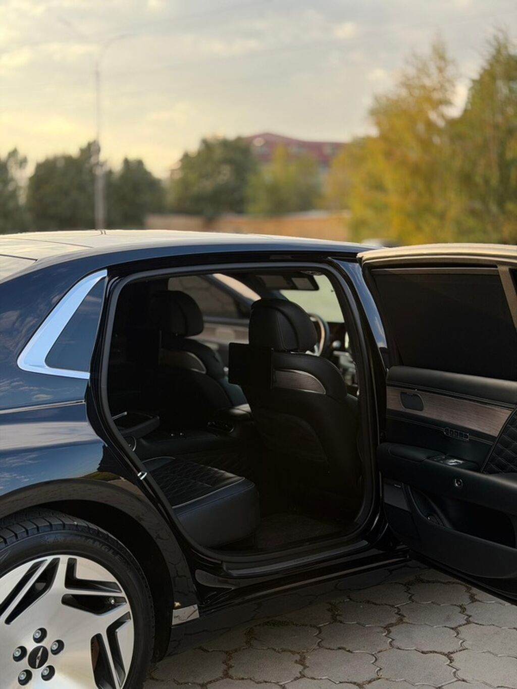 Hyundai Genesis: 2022 г., 3.5 л, Автомат, Гибрид, Седан: фото 3