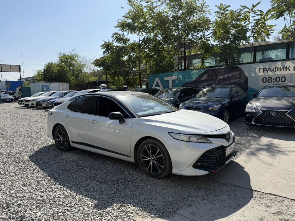 Toyota Camry: 2020 г., 2.5 л, Автомат, Бензин, Седан: фото 2