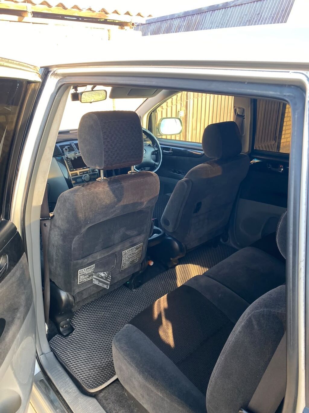 Toyota Ipsum: 2002 г., 2.4 л, Автомат, Бензин, Минивэн: фото 4