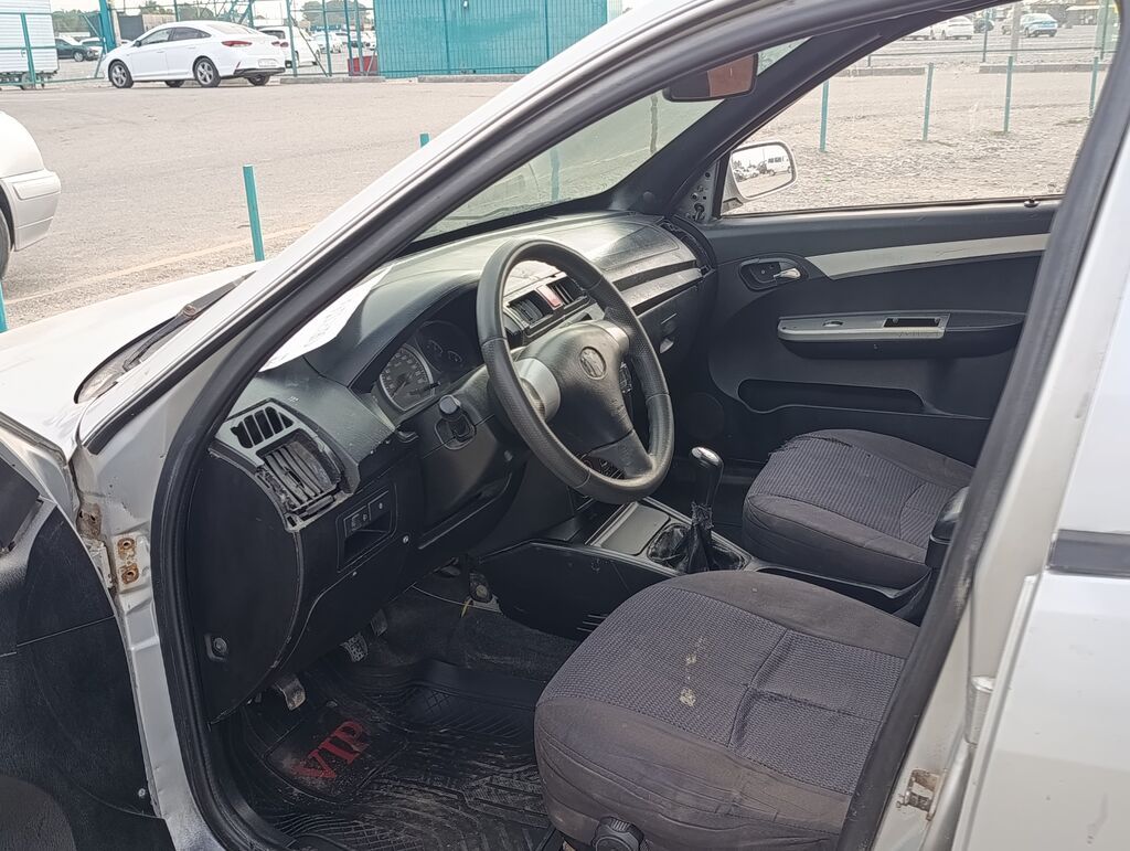 Toyota Corolla: 2010 г., 1.8 л, Механика, Бензин, Седан: фото 8